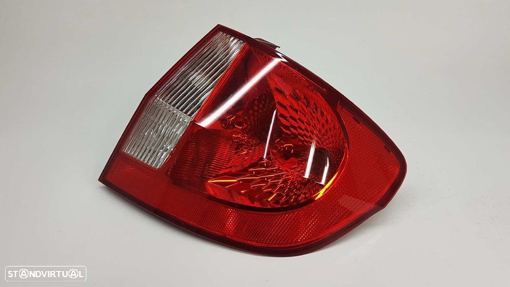 FAROLIM TRASEIRO DIREITO HYUNDAI GETZ (TB) 1.1 BáSICO - 2