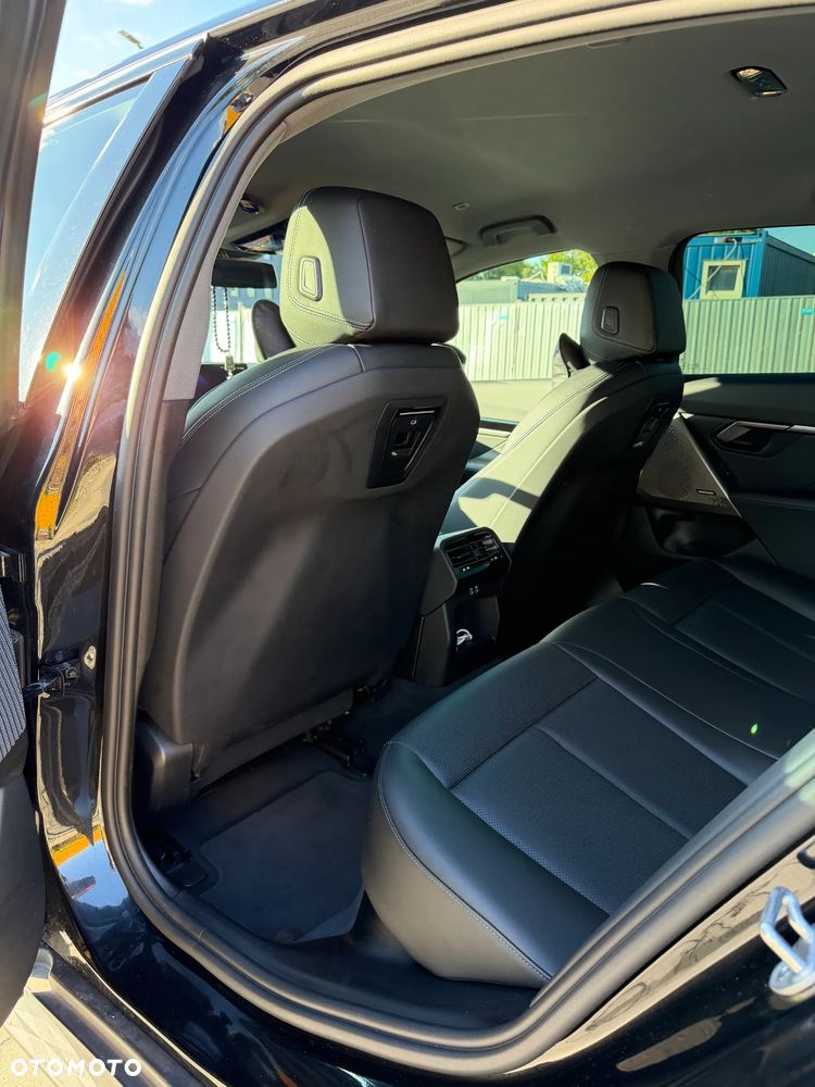 BMW Seria 5 520d mHEV - 15