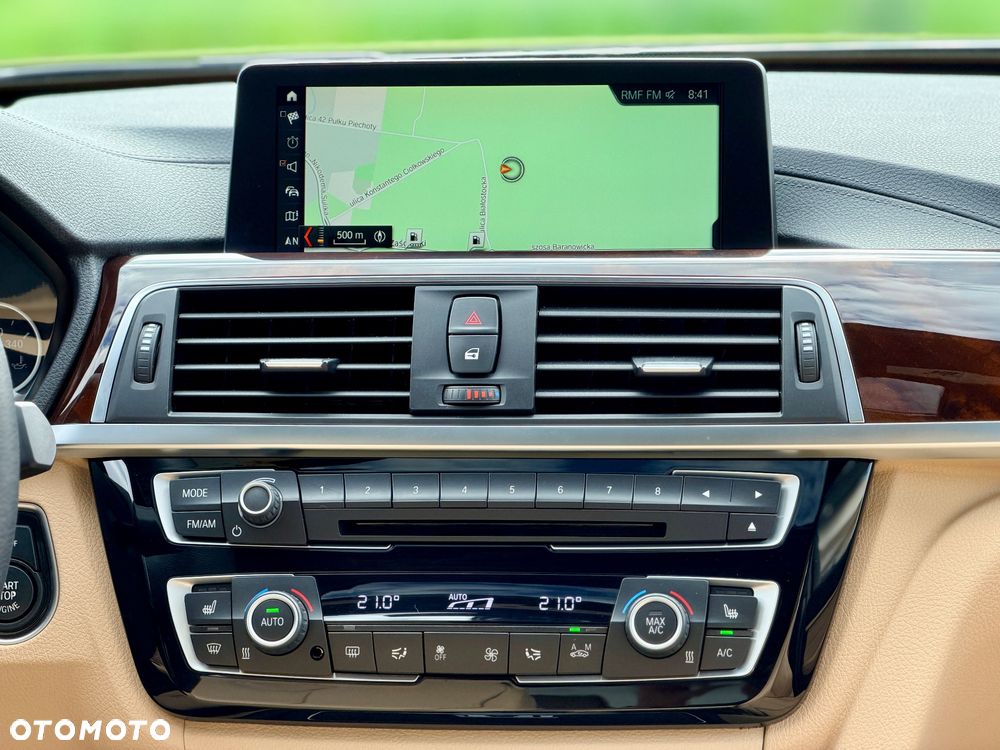 BMW Seria 3 330i Luxury Line - 29