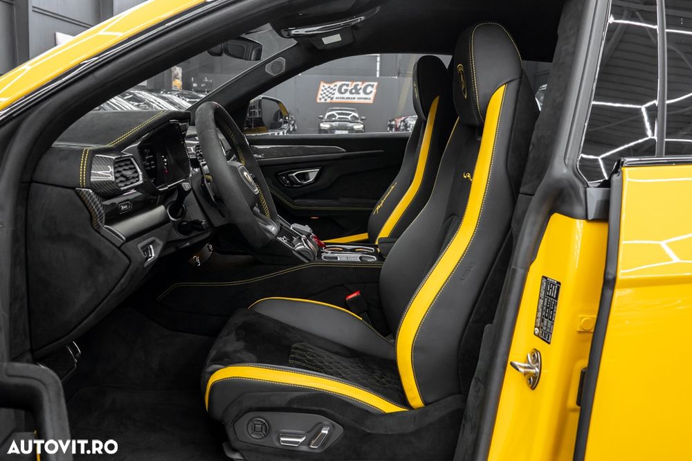 Lamborghini URUS - 13