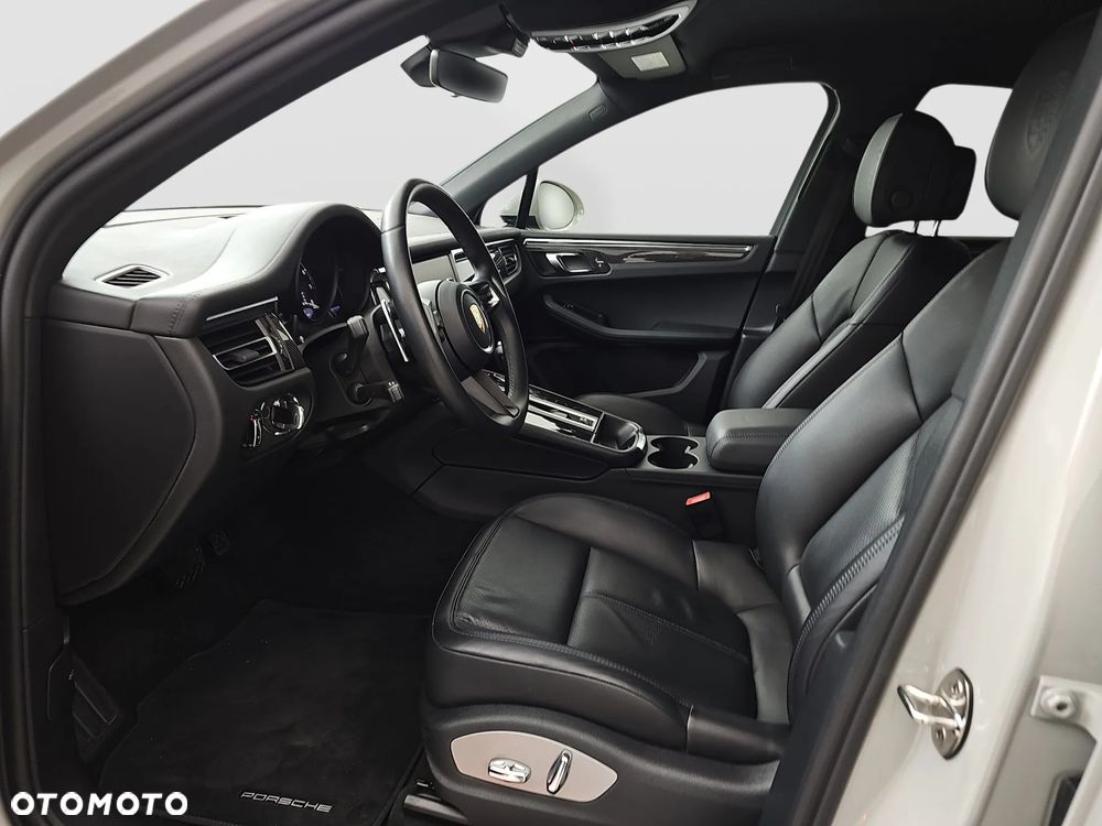 Porsche Macan Standard - 10