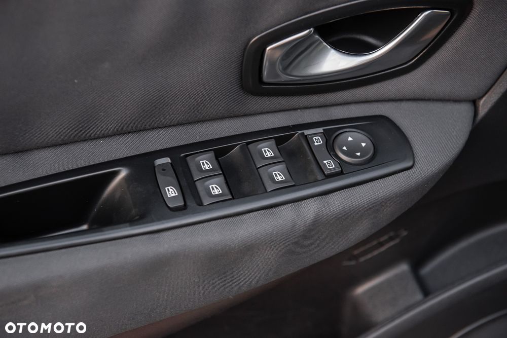 Renault Scenic - 16