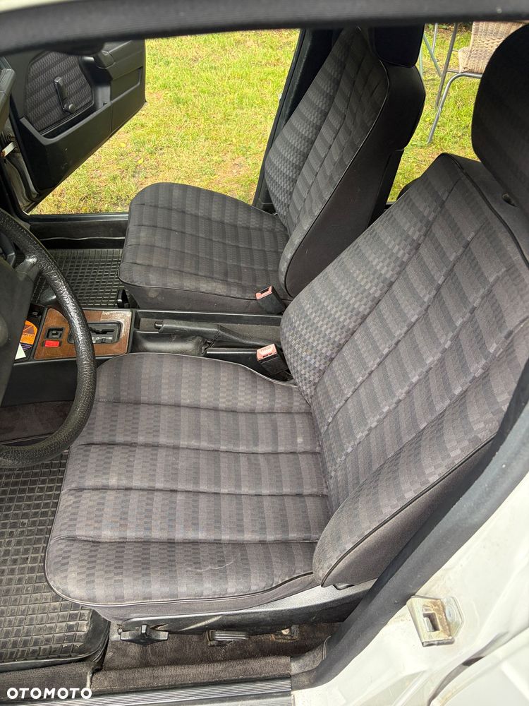 Mercedes-Benz W201 (190) - 14