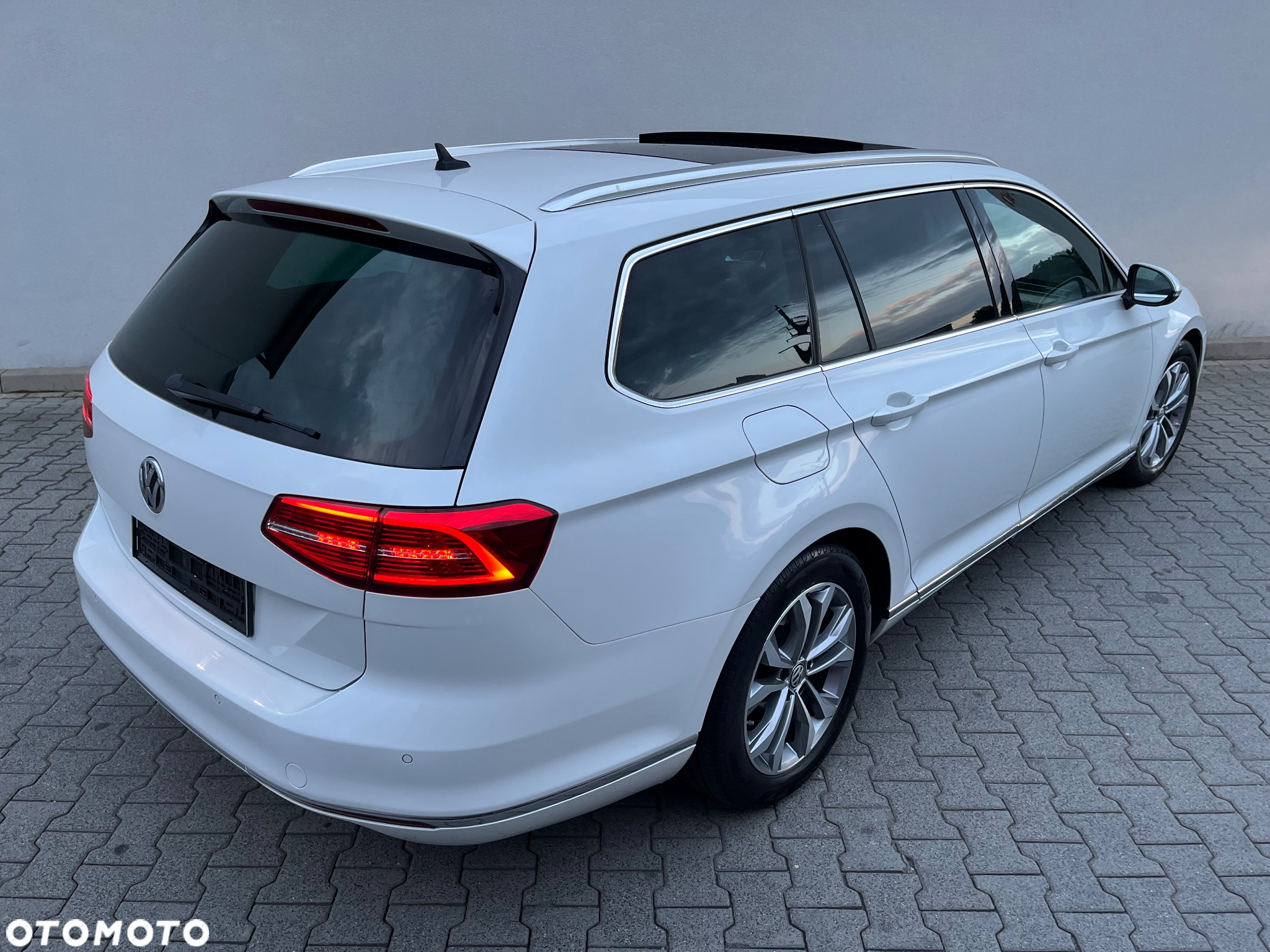 Volkswagen Passat Variant 2.0 TDI SCR DSG Highline - 12