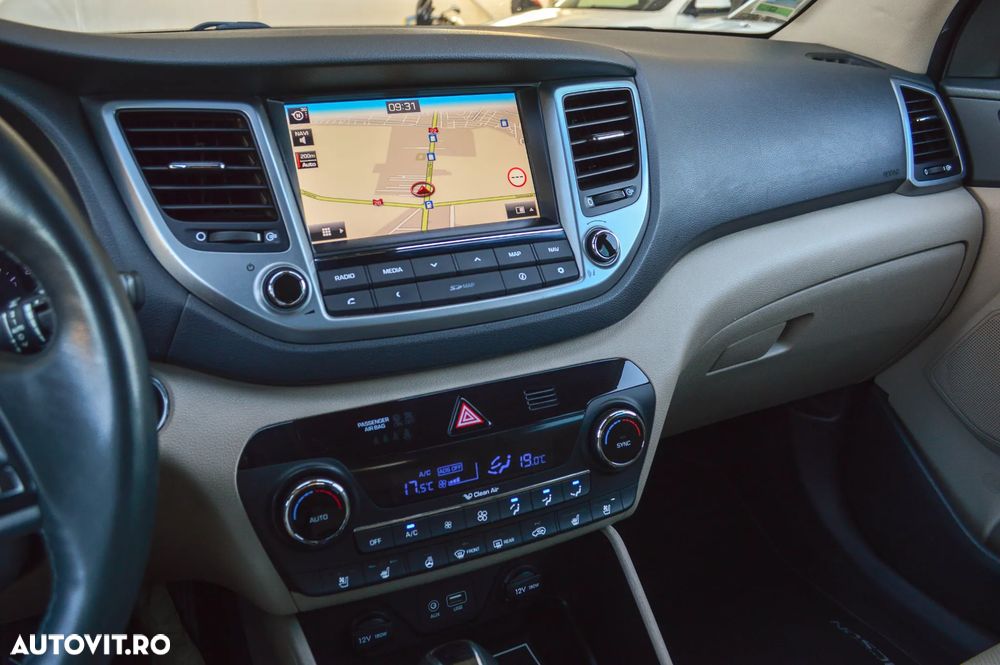 Hyundai Tucson blue 1.7 CRDi 2WD DCT Premium - 37