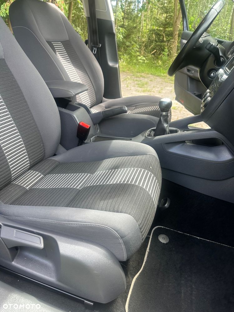 Volkswagen Golf 1.6 United - 32