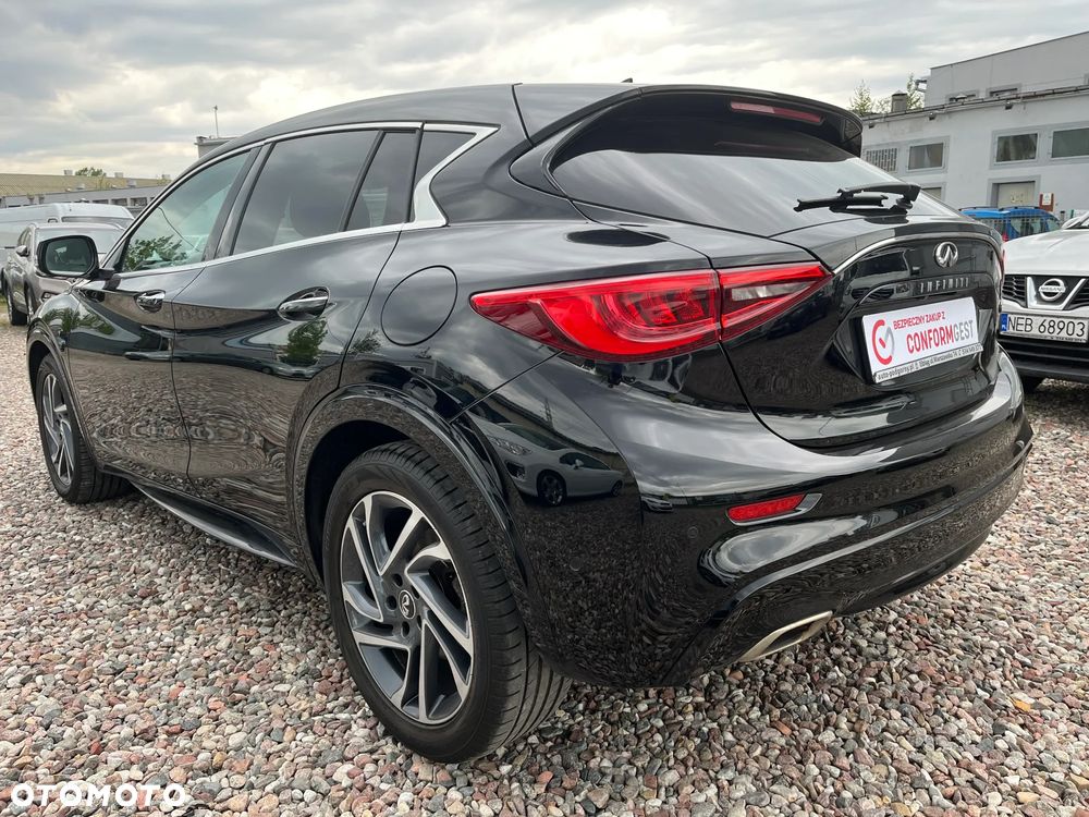 Infiniti Q30 - 8