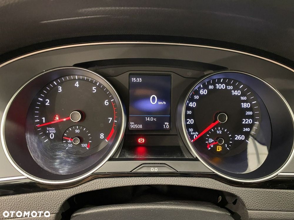 Volkswagen Passat - 16