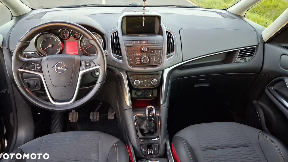 Opel Zafira - 25