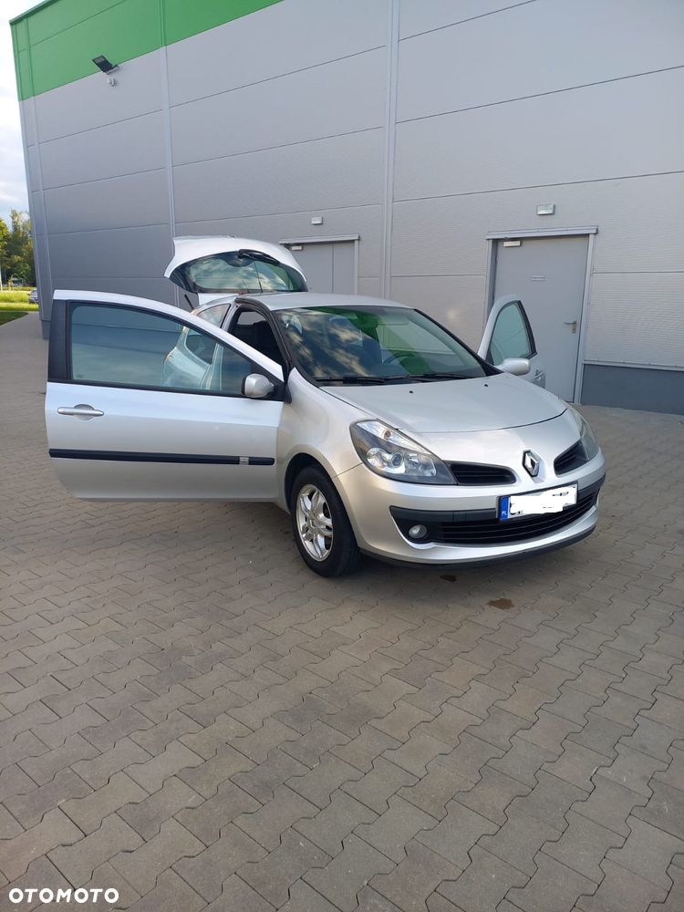 Renault Clio - 14