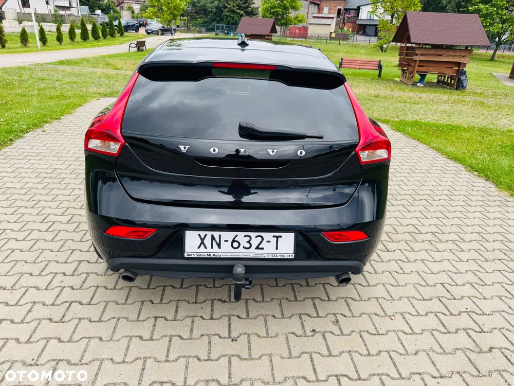 Volvo V40 D4 Momentum - 8
