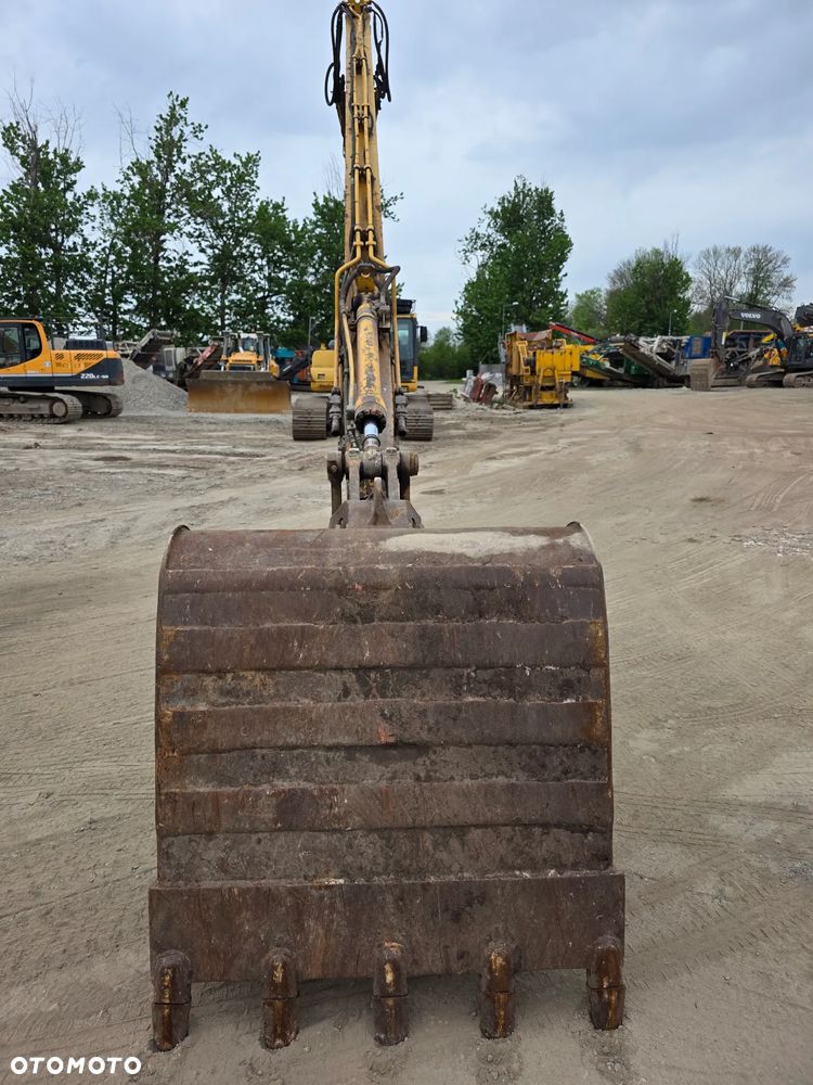 Komatsu PC240 LC8 LONG 18m - 20