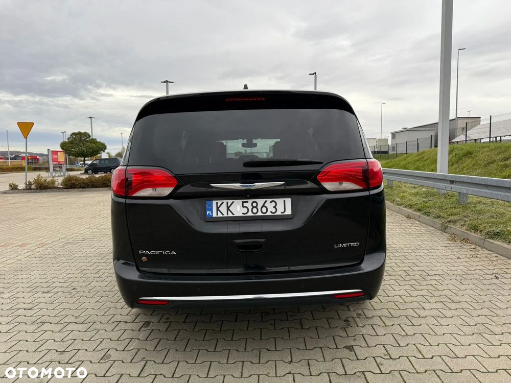 Chrysler Pacifica - 22