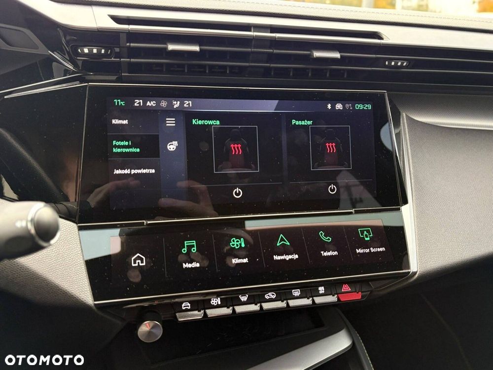 Peugeot 408 - 18