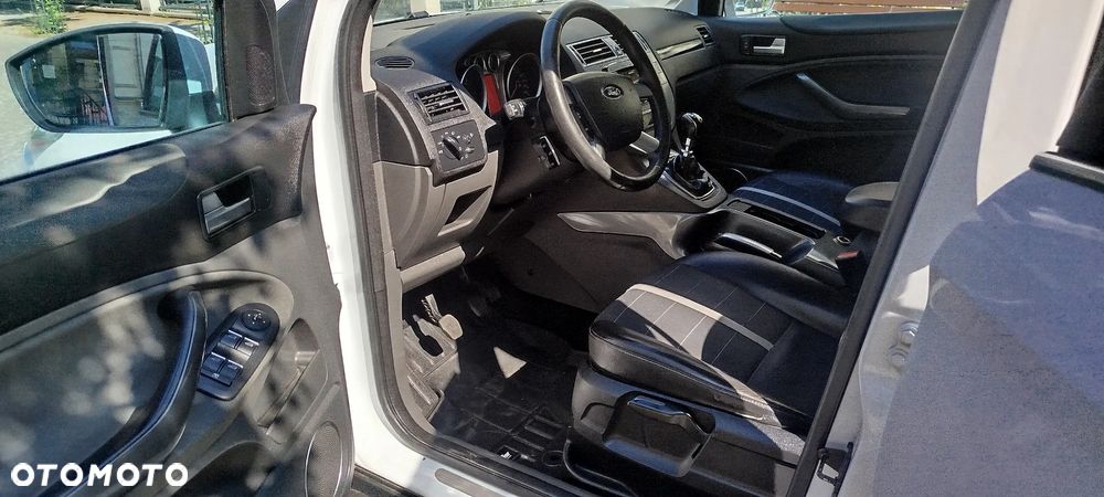 Ford Kuga - 15