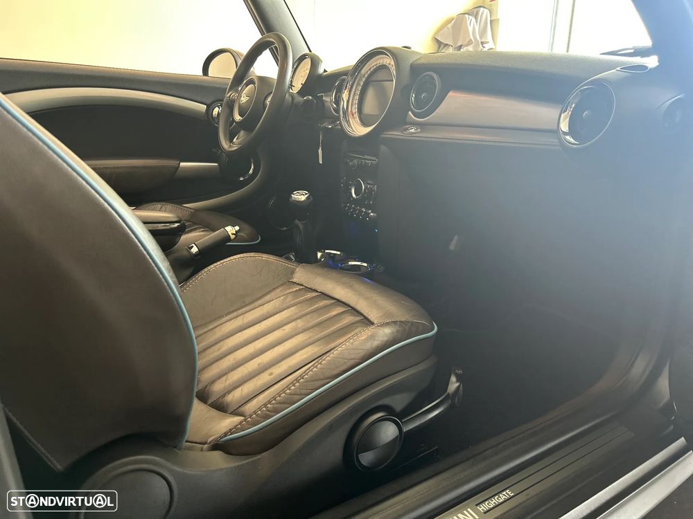 MINI Cabrio Cooper D Highgate - 25