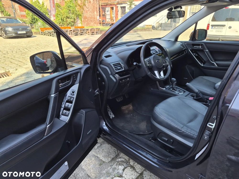 Subaru Forester 2.0 XT Platinum Lineartronic - 10