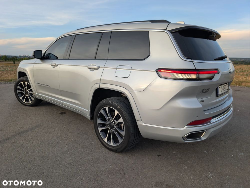 Jeep Grand Cherokee - 24