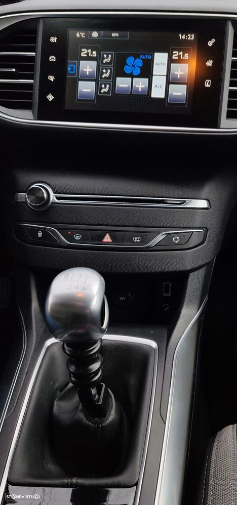 Peugeot 308 1.2 PureTech Style - 11