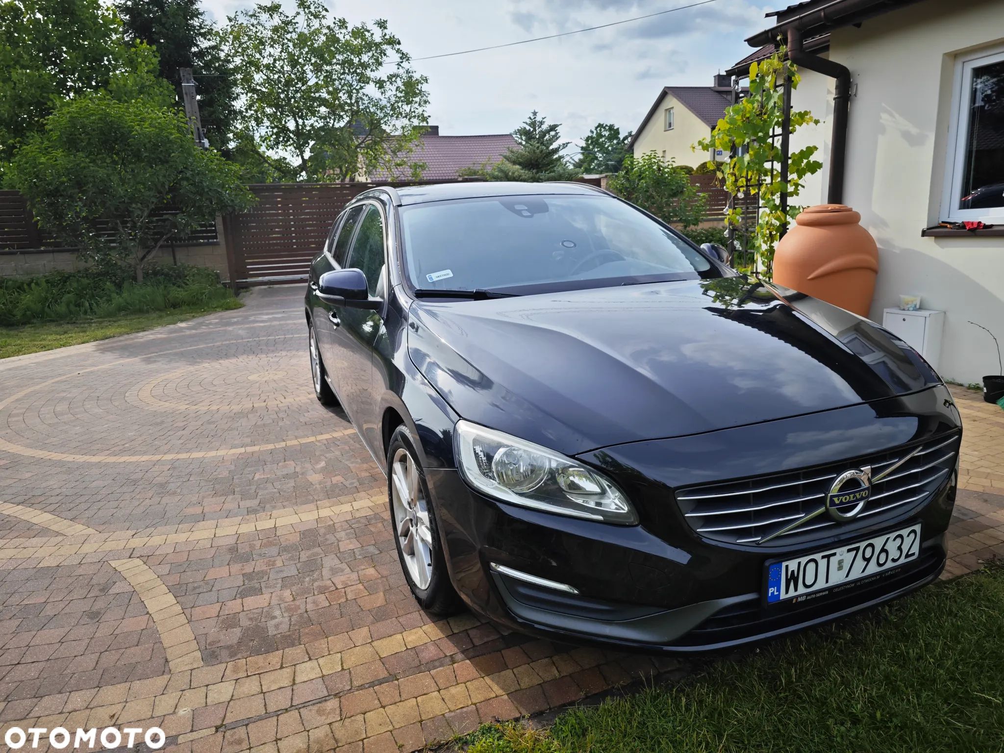 Volvo V60 D4 Drive-E Momentum - 1