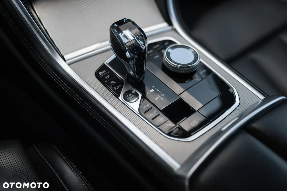 BMW Seria 8 M850i xDrive - 26