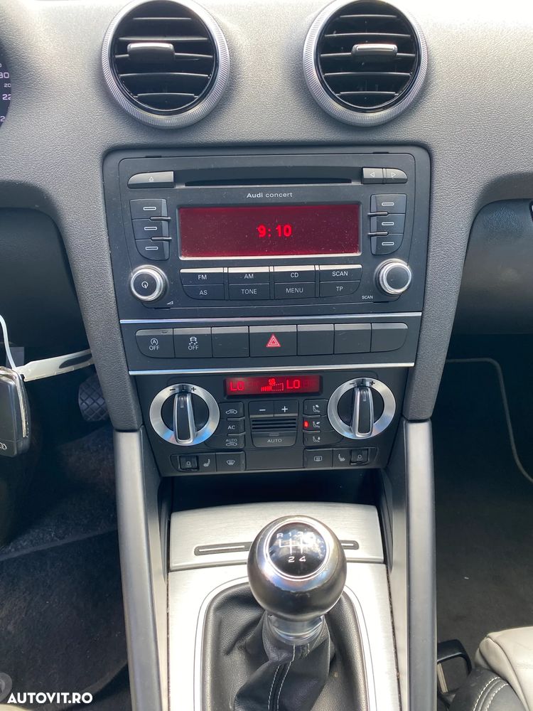 Audi A3 Sportback 1.6 TDI DPF Ambiente - 8