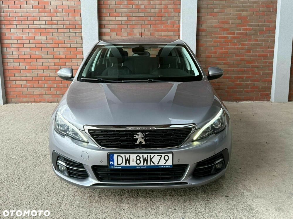 Peugeot 308 - 8