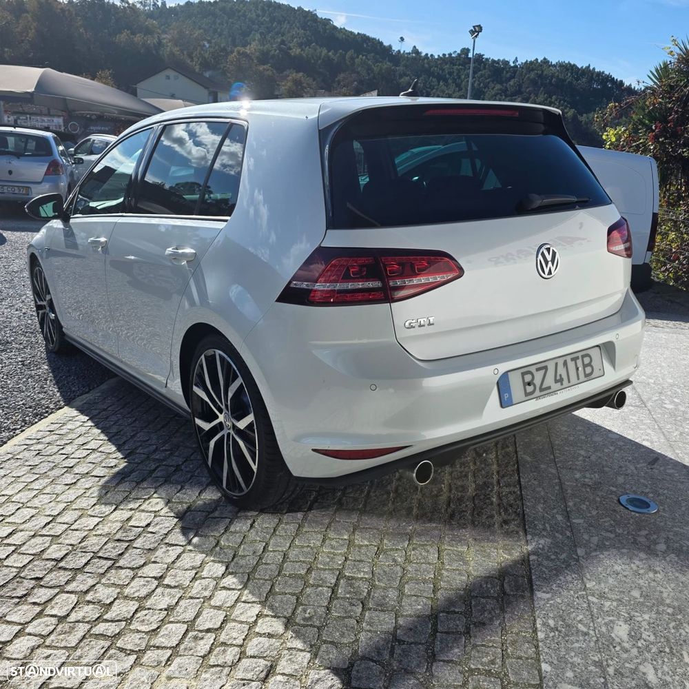 VW Golf 2.0 TSi GTi DSG - 3