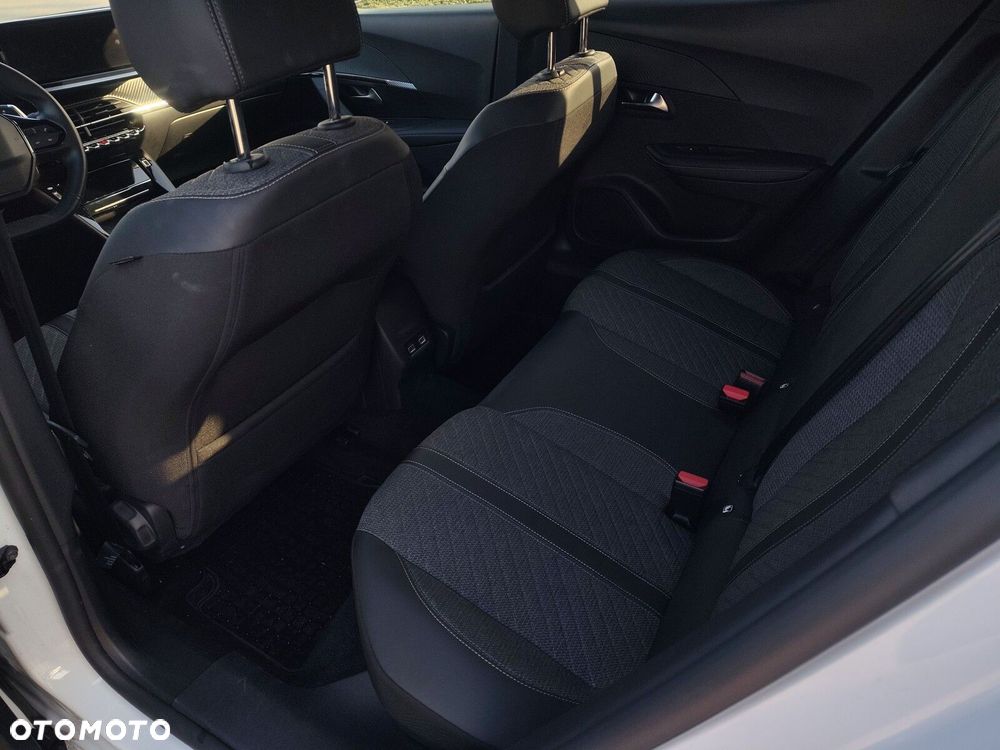 Peugeot 2008 1.2 PureTech Allure S&S EAT8 - 18