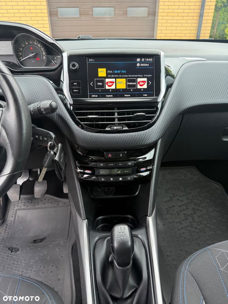 Peugeot 2008 BlueHDi 100 STOP & START Style - 9