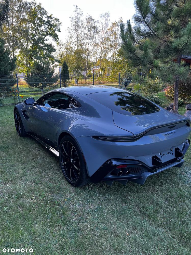 Aston Martin Vantage - 3