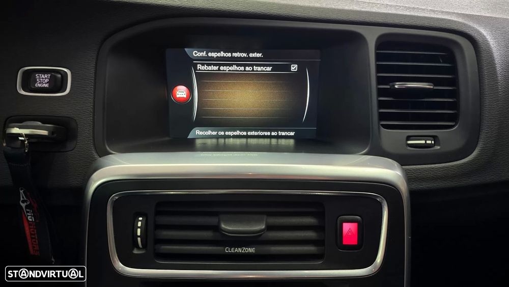 Volvo V60 Cross Country 2.0 D3 Momentum - 34