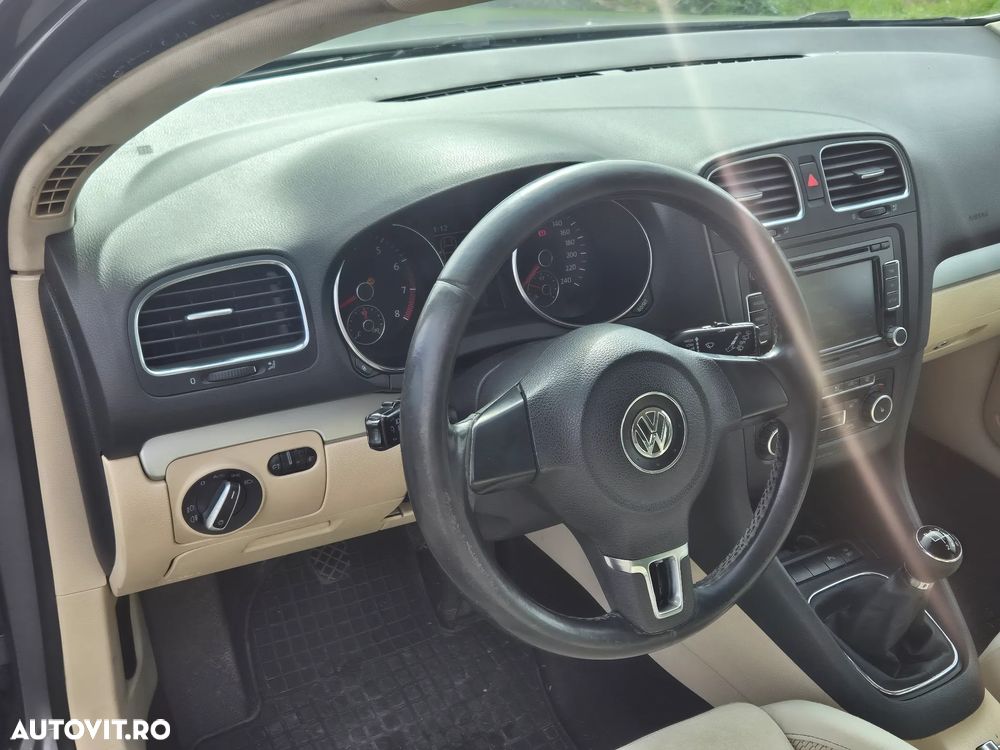 Volkswagen Golf - 11