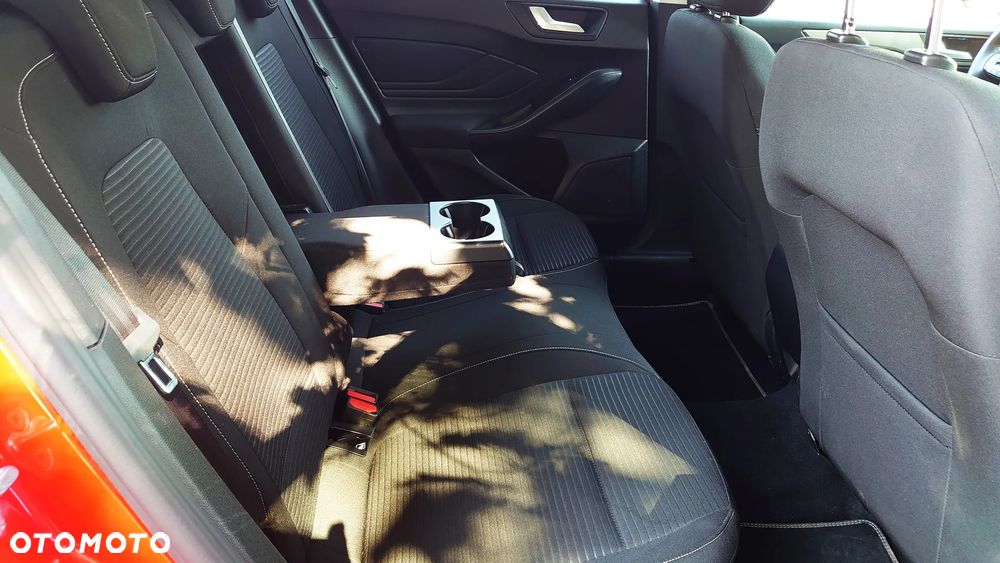 Ford Focus SW 1.0 EcoBoost Titanium X - 12