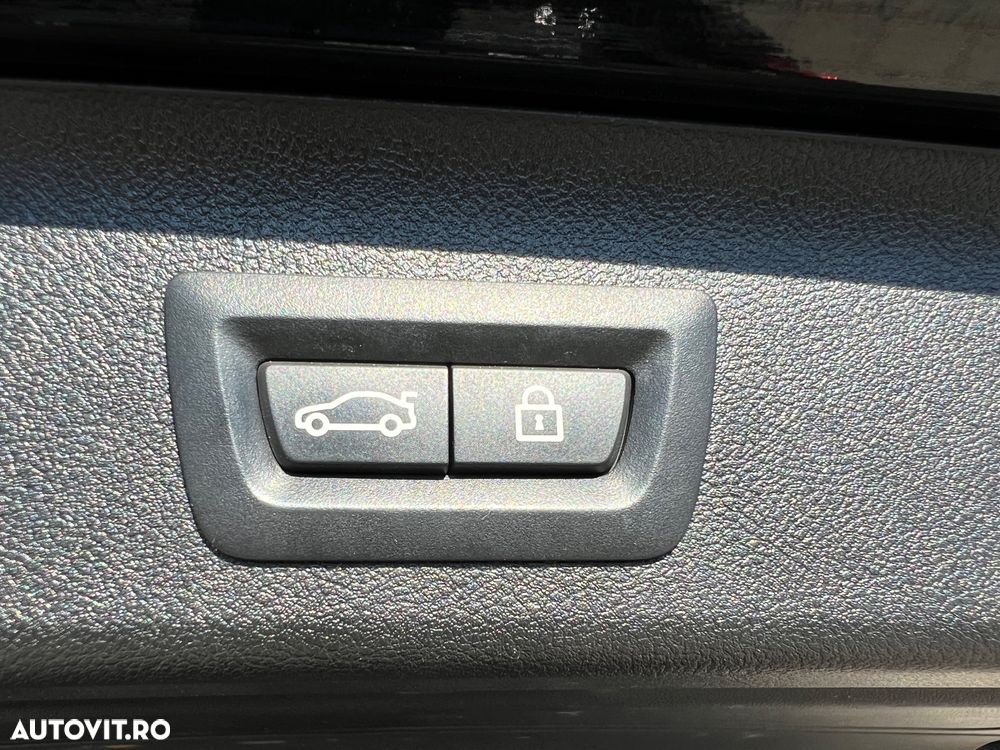 BMW Seria 5 520d Touring Aut. Luxury Line - 7