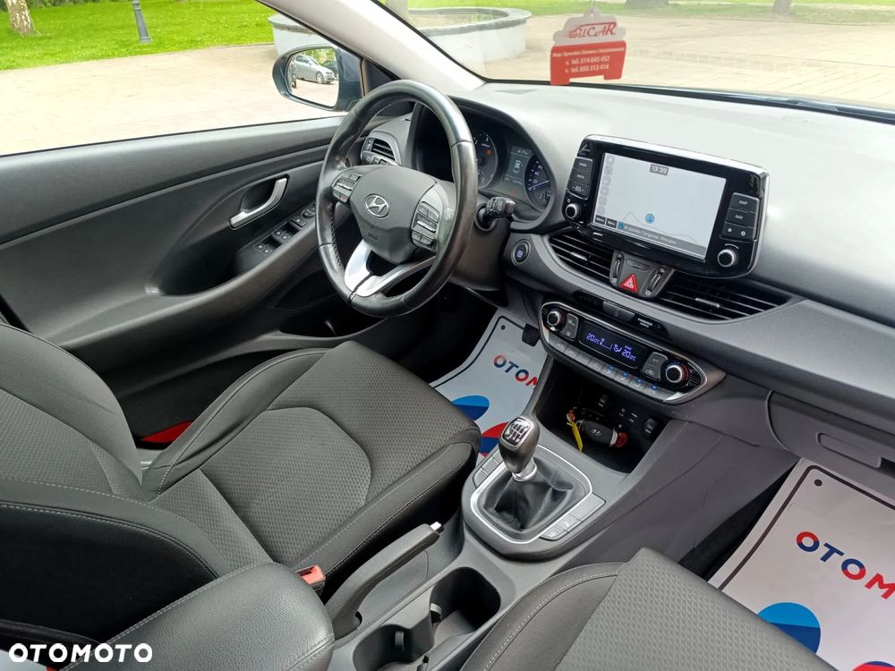 Hyundai i30 blue Kombi 1.6 CRDi Style - 34