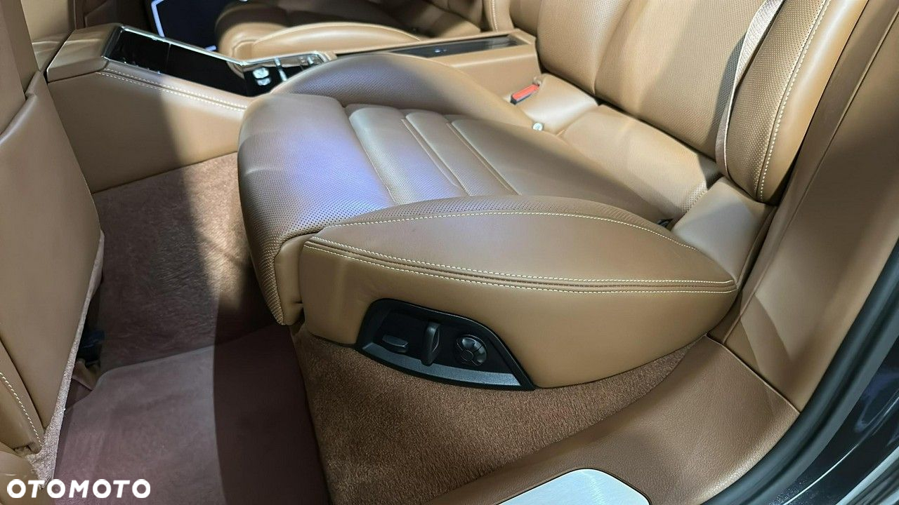 Porsche Panamera - 16