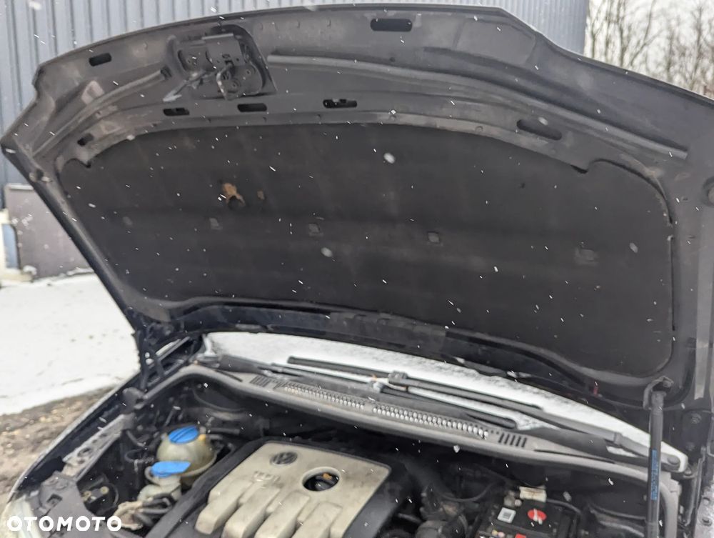 VW Touran 2003 2.0 140 KM - auto na części - 11