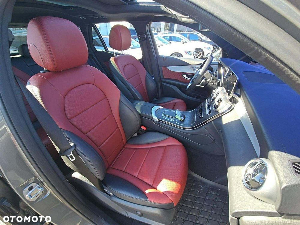 Mercedes-Benz GLC 300 4Matic 9G-TRONIC AMG Line - 9