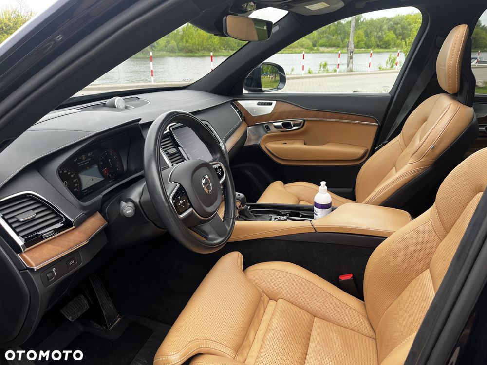 Volvo XC 90 - 31