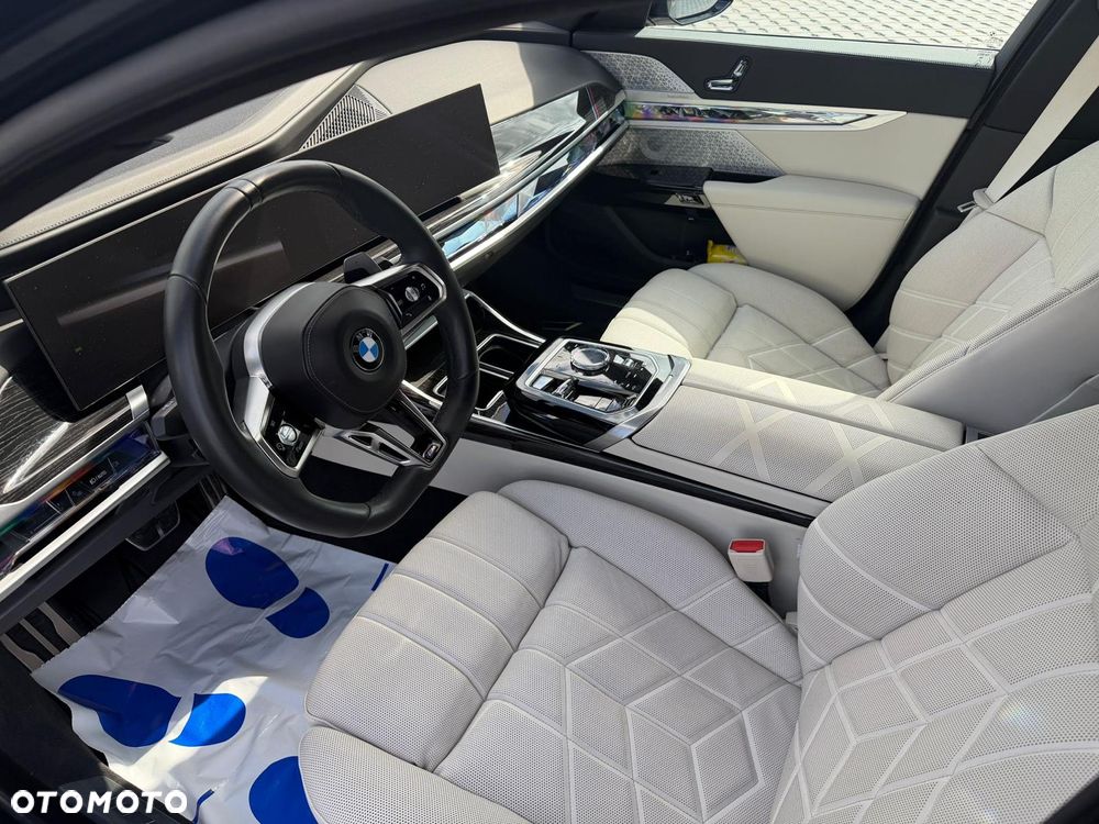 BMW Seria 7 - 12