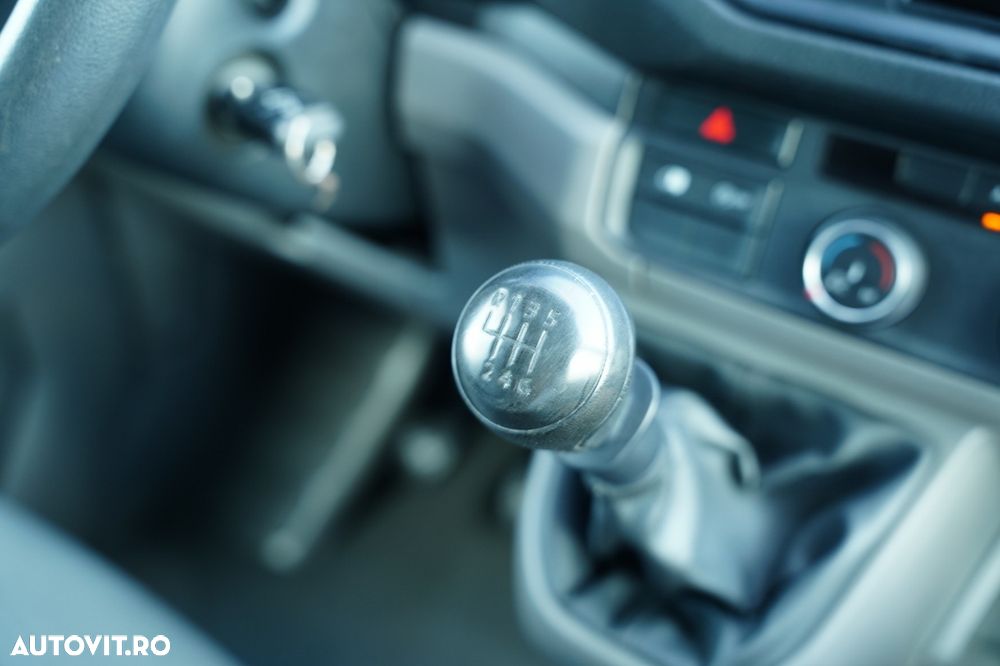 Volkswagen CRAFTER / 2.0 D / VAN TABĂ / GVW: 3500 KG / 2018 / IMPORTAT / DUPĂ CONTRACTUL DE SERVICE - 29