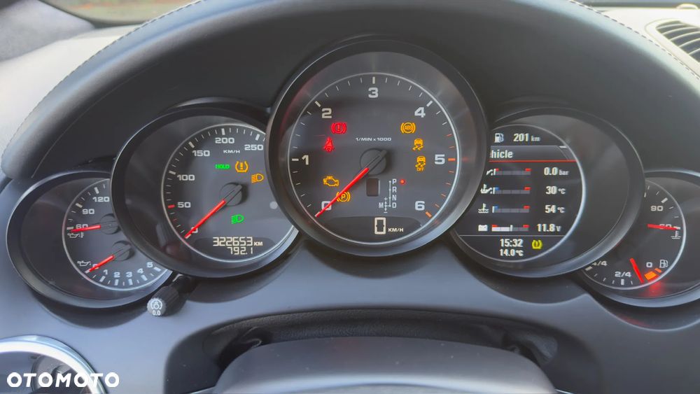 Porsche Cayenne - 23