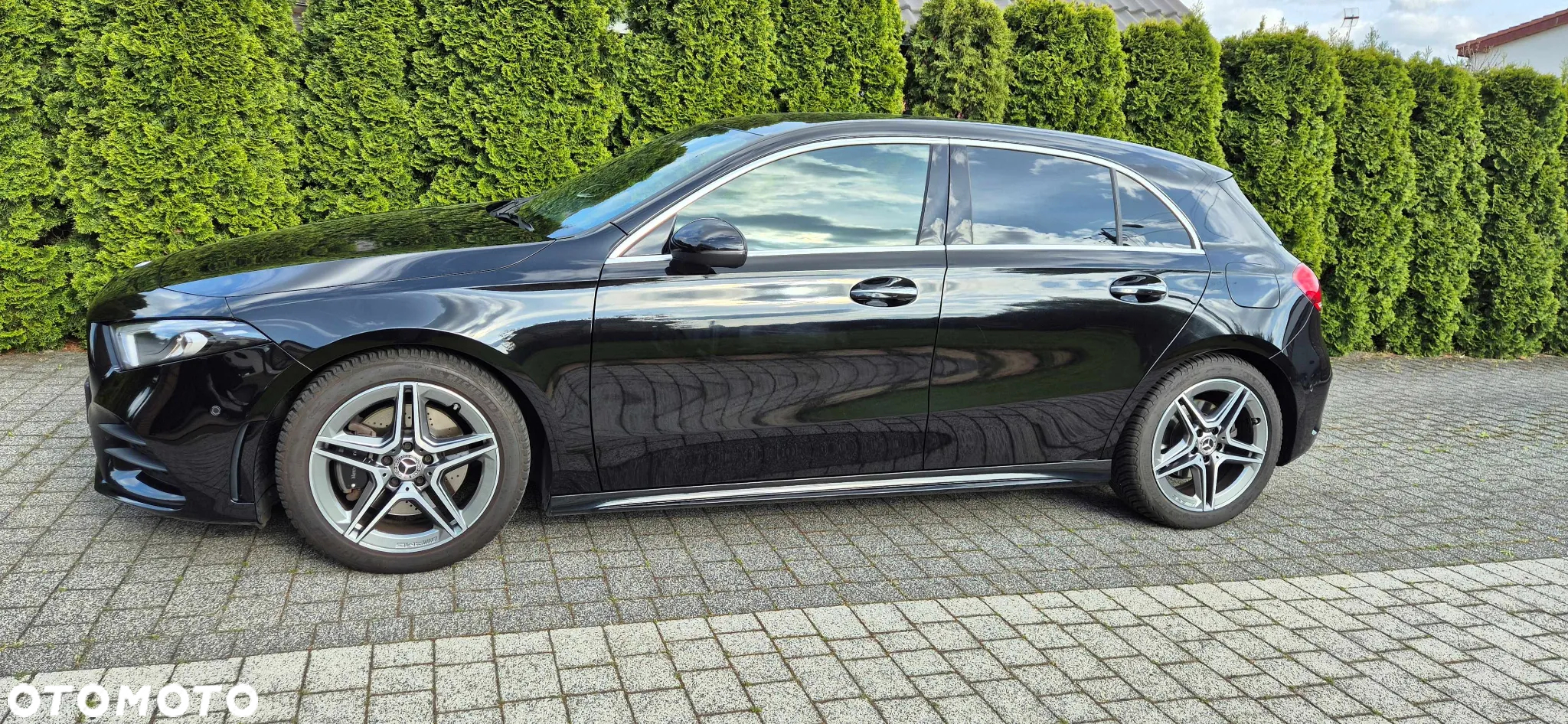 Mercedes-Benz Klasa A 220 4-Matic AMG Line 7G-DCT - 3