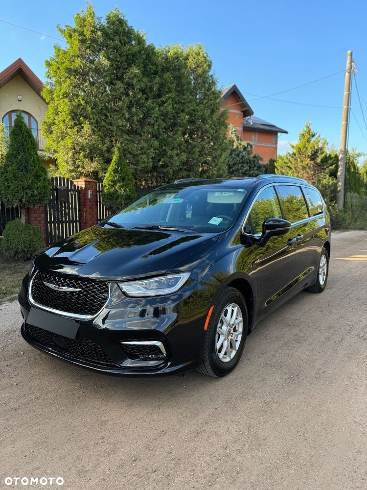 Chrysler Pacifica - 1