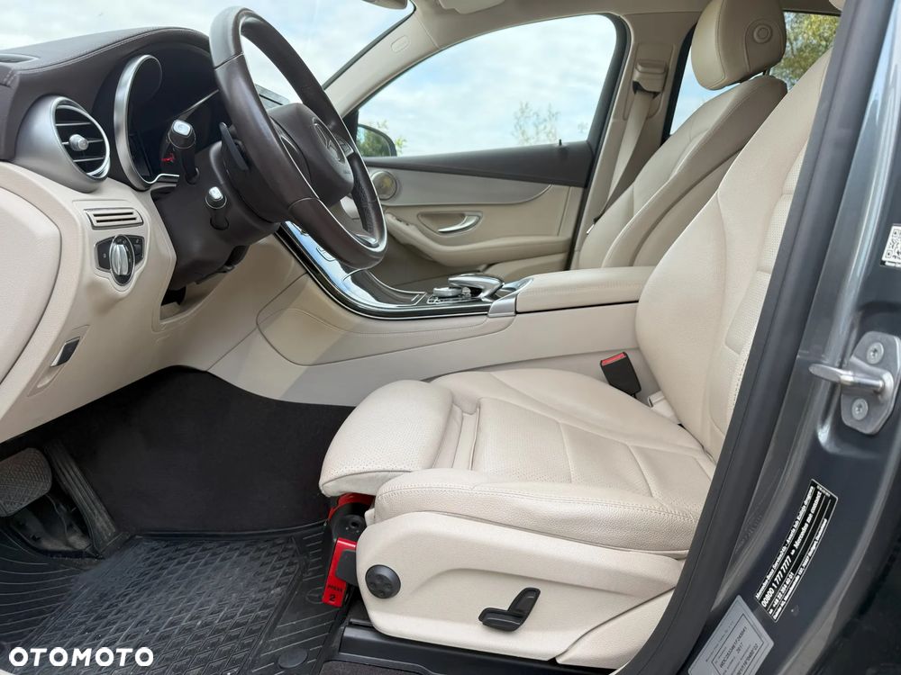 Mercedes-Benz GLC Coupe 250 4-Matic - 23