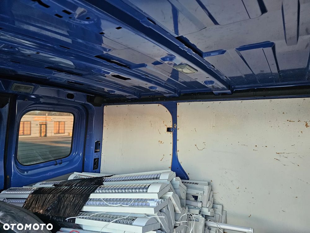 Renault Trafic - 13