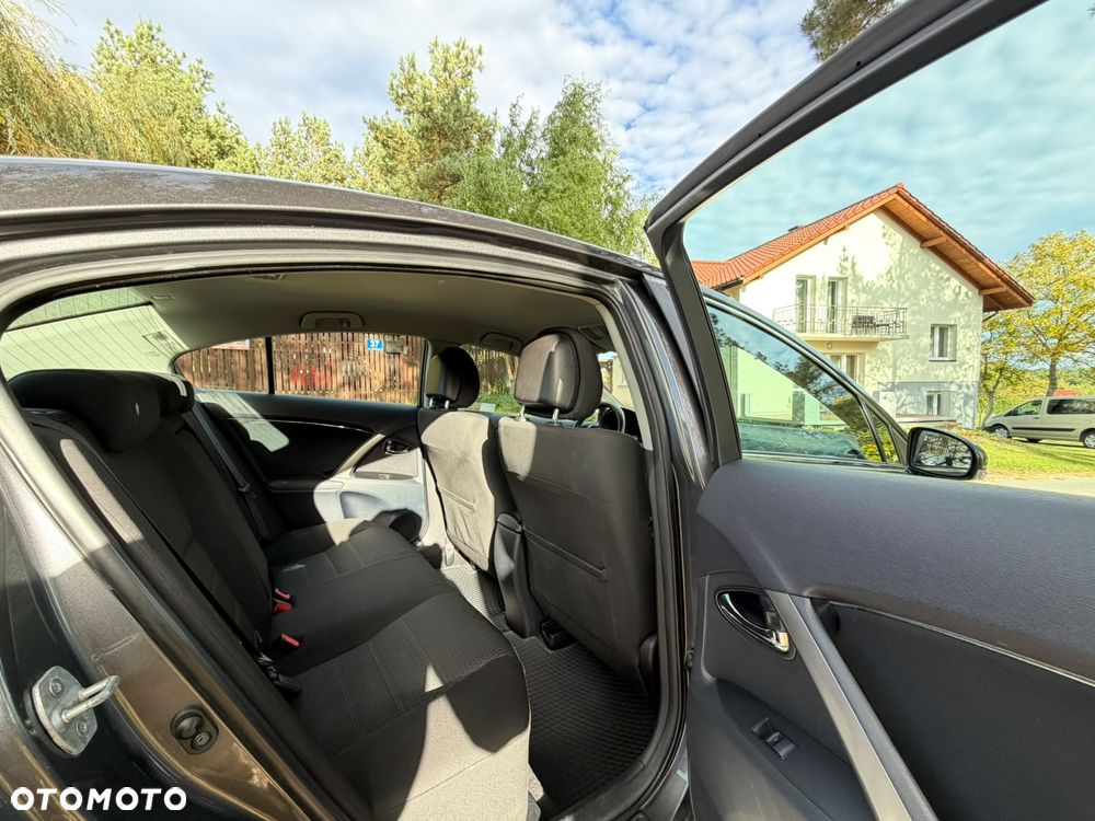 Toyota Avensis 2.2 D-4D Premium - 30