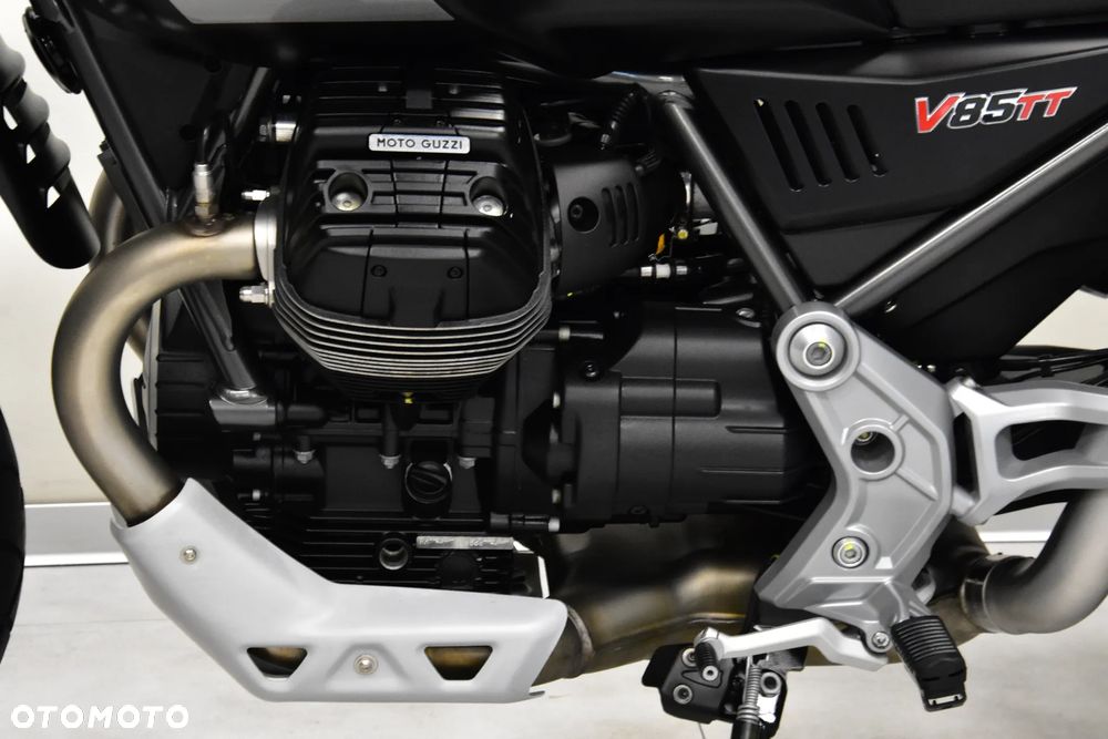 Moto Guzzi V85 - 30