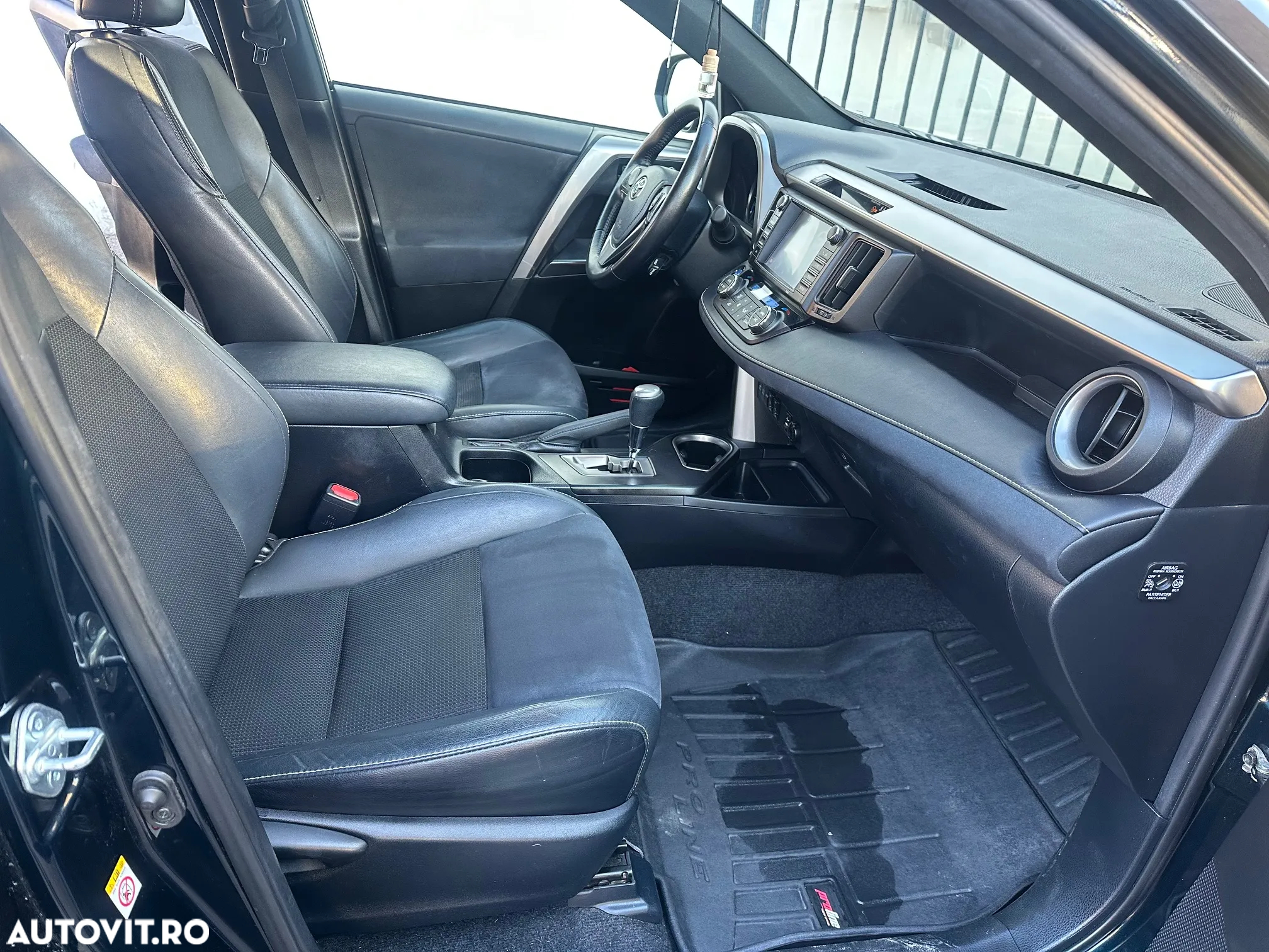 Toyota RAV4 2.5 4x4 Hybrid Style Selection - 19